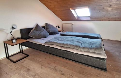 Schernfeld Apartment | Highly Rated Plapperer’s Fewo: Family & Pet Friendly Stay