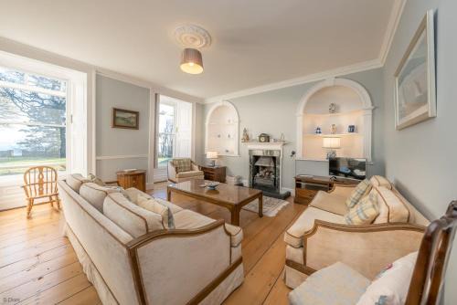 Criccieth House | Plas-Bryn-Hir