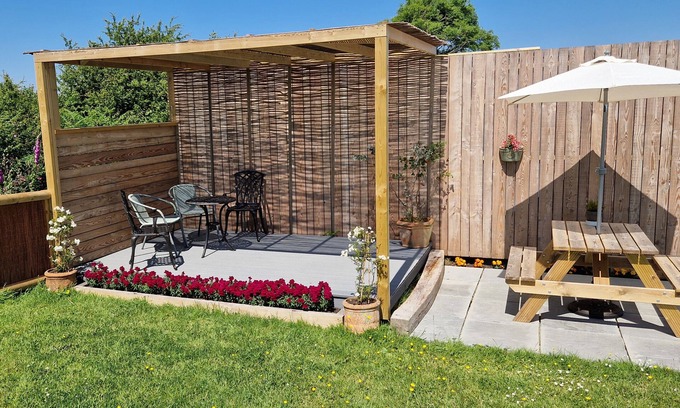 Cylch-Y-Garn Cottage | Plas Tirion Caravan