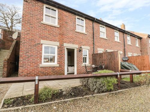 Whitby House | Discover Platform 12: Rated 9.8/10 for Unforgettable Stays