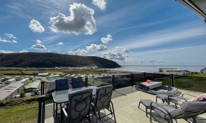 Aberystwyth House | Platinum 2 Bed Spa Slps 4 (Pet)