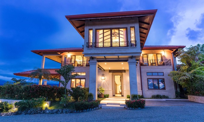 Valle Pura Vida Villa | Experience Platinum: 360° Views & Top-Rated Amenities