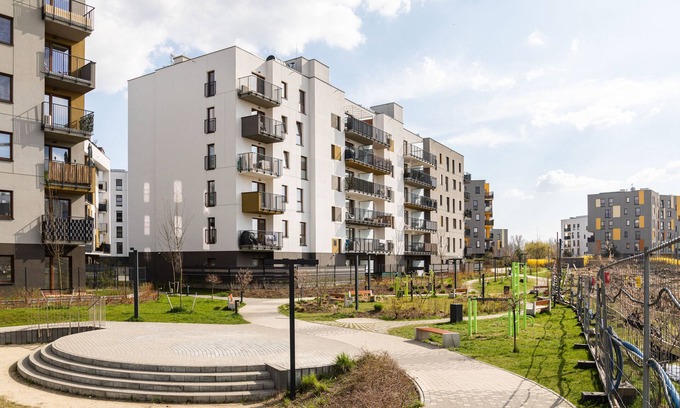 Bialoleka Apartment | Discover Platinum Apartments: 4-Star Stay with Kitchen & More