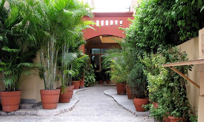 Sushant Lok House | Budget-Friendly Stay at Platinum Infrasource with Dining