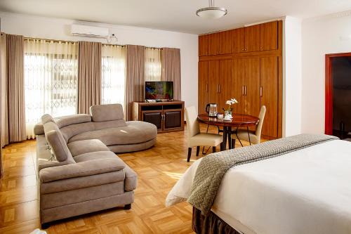 Matola Hotel | Discover Platinum Lodge Matola: Family-Friendly Retreat