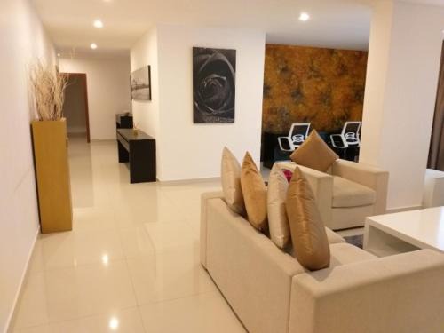 Bambalapitiya Apartment | Cozy 3 Bed Private Apartment in Colombo 3 for Families