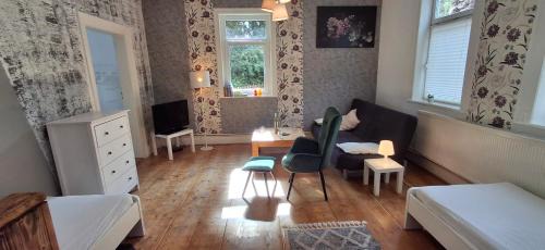 Gleichen Apartment | Platz für Gruppe, Familie, Hund mit Garten, See-Nah