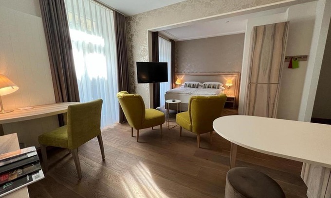 Niederdorf Hotel | Discover Hotel Platzhirsch: Family-Friendly with Dining Options