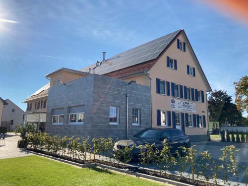 Unterschneidheim Hotel | Platzwirt: Family-Friendly Stay with Breakfast & Dining
