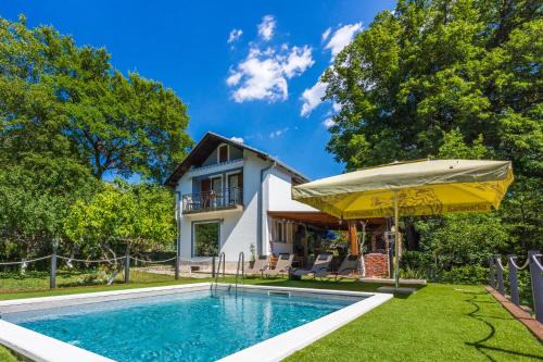 Grizane House | PLAVAC: Guest Rated 10/10 with Pool & Pet-Friendly Perks
