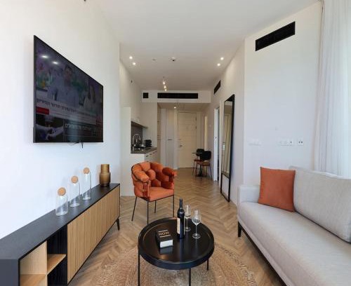 Tel Aviv Promenade Hotel | Beachfront Bliss: West Tel Aviv All Suites Hotel Awaits