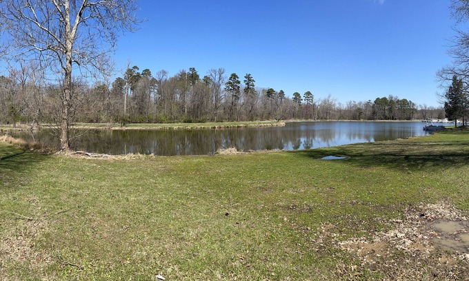 Carbondale RV Rental | Experience Play Port Marina: Lakefront Campsite Bliss