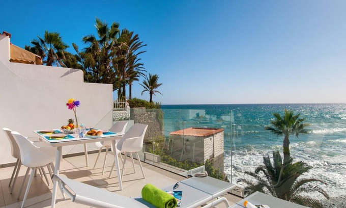 Playa del Aguila Cottage | Coastal Escape at Bungalow Playa del Aguila II with Pool