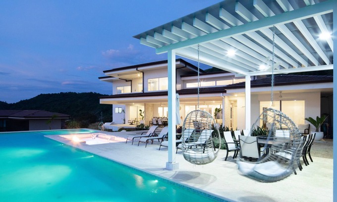 Brasilito House | Playa Flamingo Paradise AYLA: 18 Guests, 2 Pools
