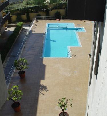 Sanxenxo Apartment | Oceanfront Comfort at Playa Sanxenxo with Pool Access