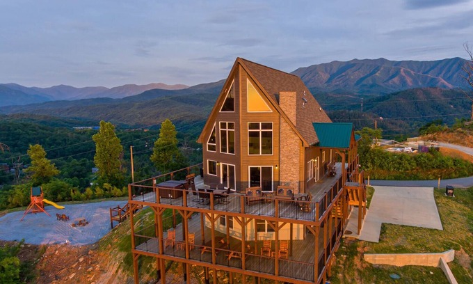 Gatlinburg Cottage | Adventure Awaits: Playgrounds and Mountains by The Parkway
