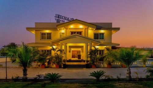 Bhopal Hotel | Family-Friendly Playotel Resort Bhopal with Pool & Dining