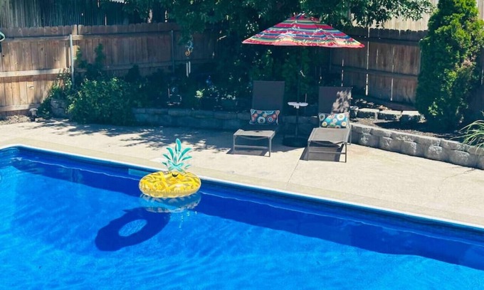Tri-Cities House | Family Fun Awaits! Pool, Game Room & Pet-Friendly Escape