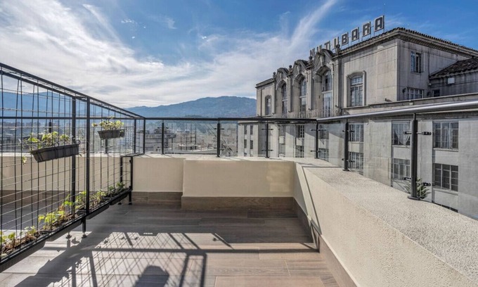 Villa Nueva Apartment | Plaza botero loft in downtown near Metro station