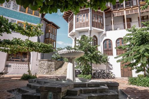 Las Catalinas Apartment | Discover Plaza Carlota 22: Family-Friendly Retreat