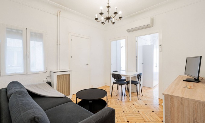 Moncloa - Arguelles Apartment | Experience Comfort at Plaza de España Madrid Centro Hotel