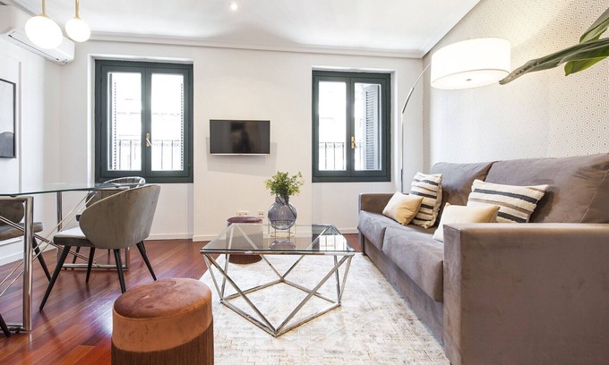 Malasana Apartment | Central Apartment Plaza España VII for Your Madrid Adventure
