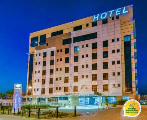 Goiania Hotel | Relax at Plaza Inn Breeze Aeroporto with Ocean View Pool