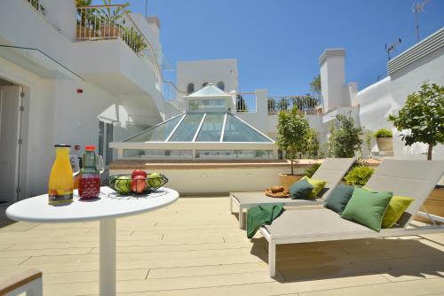 Old Town Apartment | Discover Plaza Mina Suites - Highly Rated for Adults