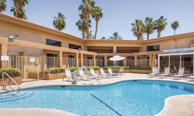 Palm Springs Resort | Relaxing Plaza Resort and Spa Studio with Pool & Kitchen