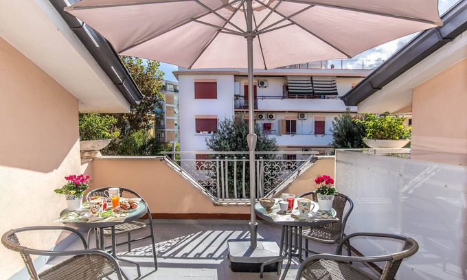 Ciampino House | Relaxing Plaza Rooms Ciampino with Spa & Breakfast Included