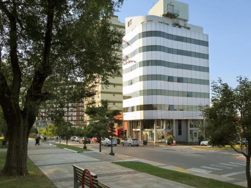 Campana Apartment | Comfortable Plaza Suites Campana: Family-Friendly Getaway