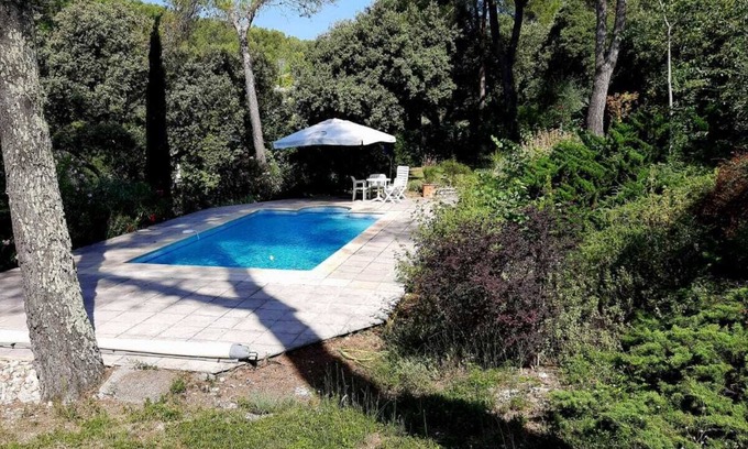 La Colline Villa | Inviting Villa with Pool and Garden Near Montpellier