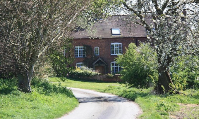 Kenilworth Bed & Breakfast | Top-Rated Pleasance Farm B&B: Pet-Friendly & Accessible