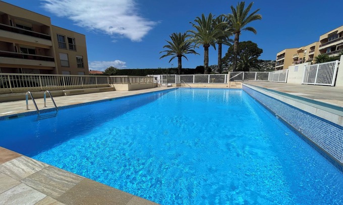 Golfe Juan Apartment | Cozy 3-Person Pool Apartment Perfect for Families
