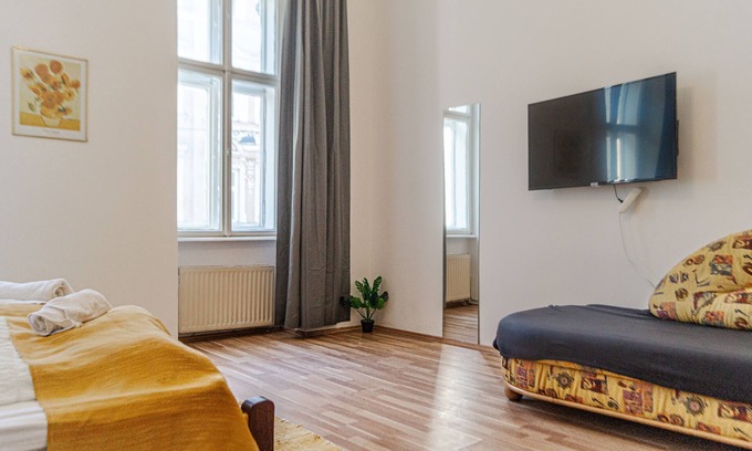 Neulerchenfeld Apartment | Cozy 3BR Shared Apartment near Wiener Stadthalle