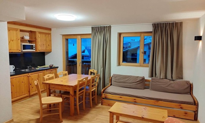 Saint-Pierre-de-Clages Apartment | Pleasant apartment near ski slope