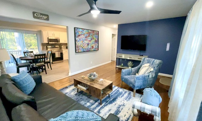 Cary House | Unforgettable Stay at Downtown Cary City Ranch - 10/10 Rating