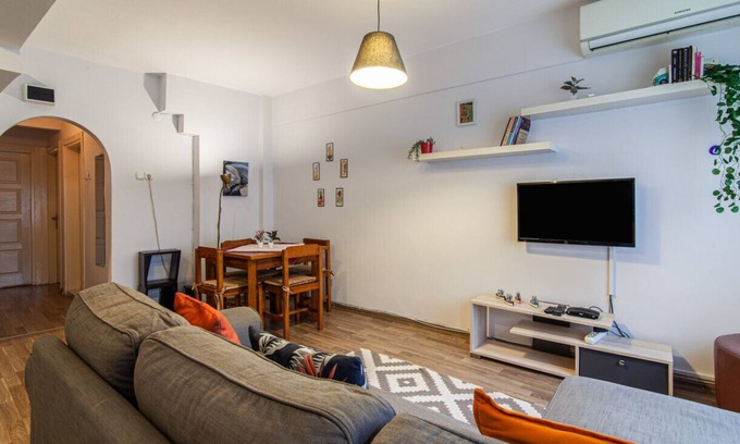 Ortakoy Apartment | Pleasant Flat near Attractions in Ortakoy
