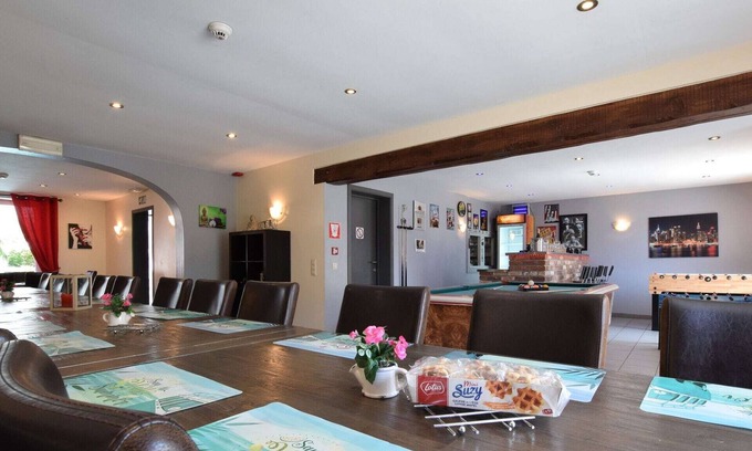 Courtil House | Pleasant Holiday Home with Sauna and Jacuzzi in Courtil