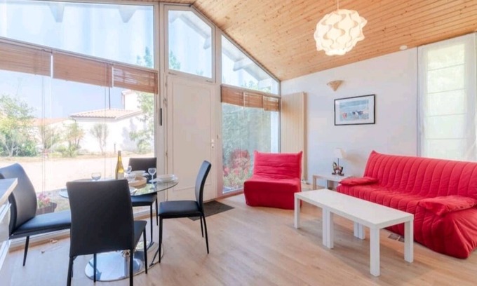 Pornic House | Sunny Retreat Near Shops & Golf with Spa and Breakfast