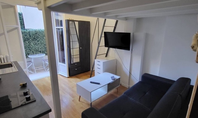 Saint Philippe Apartment | Quiet Studio Apartment with Oceanfront Pool & High Rating