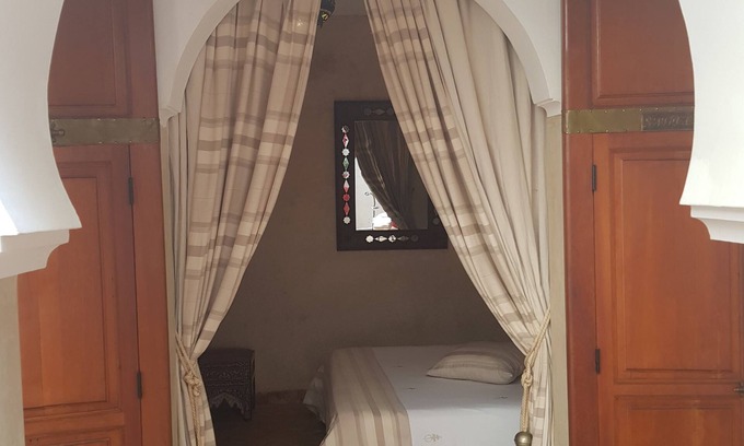 Bab Taghzout House | Idyllic Riad with Pool & Breakfast in Medina – 10/10 Rated