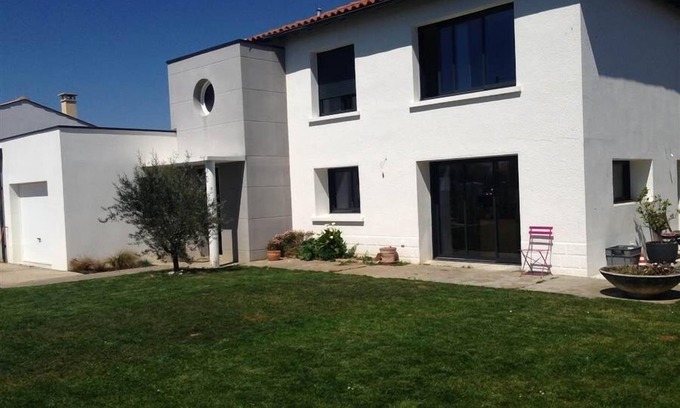Aytre House | Bright and Spacious Entry with Family-Friendly Amenities