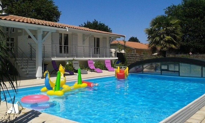 Biscarrosse House | Inviting Villa with Pool and Ocean View for Your Escape
