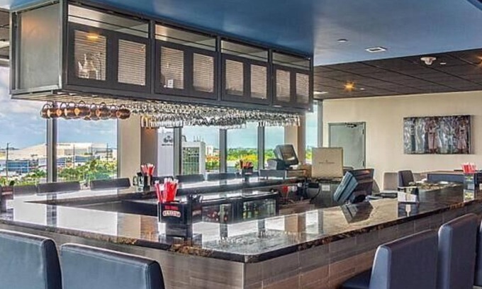 Miami Springs Hotel | Welcoming Units Near Marlins Park with Pool Access