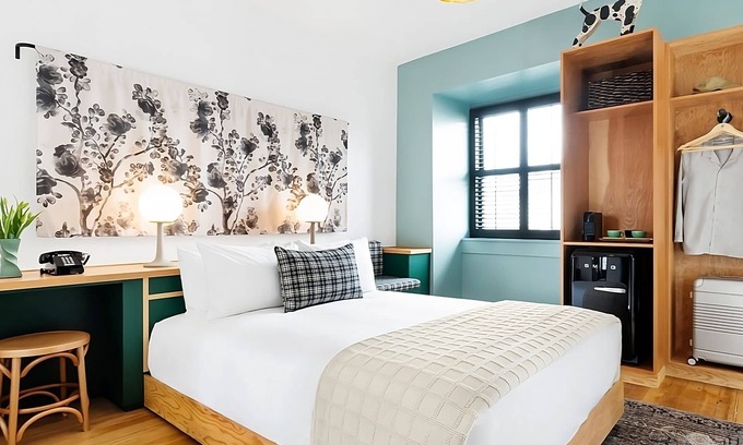 Buckman Neighborhood Apartment | Delightful Getaway Near Pioneer Place - Pet-Friendly Stay!