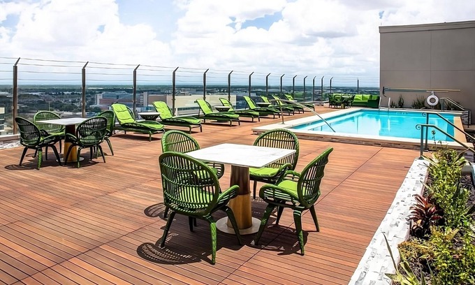 Texas Medical Center House | Comfortable Stay Near Museum District with Pool Access