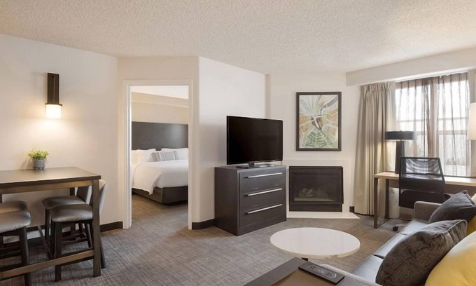 Reno/Tahoe Airport Hotel | Comfortable Stays with Kitchen & Pool, Pets Welcome!