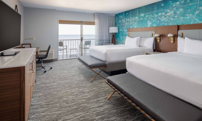 Port Angeles Hotel | Relaxing Getaway with Pool, Parking & Pet-Friendly Options