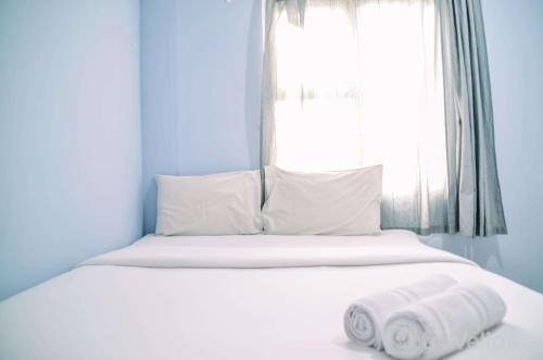 Ciputat Apartment | Cozy Studio at Baileys Apartment by Travelio